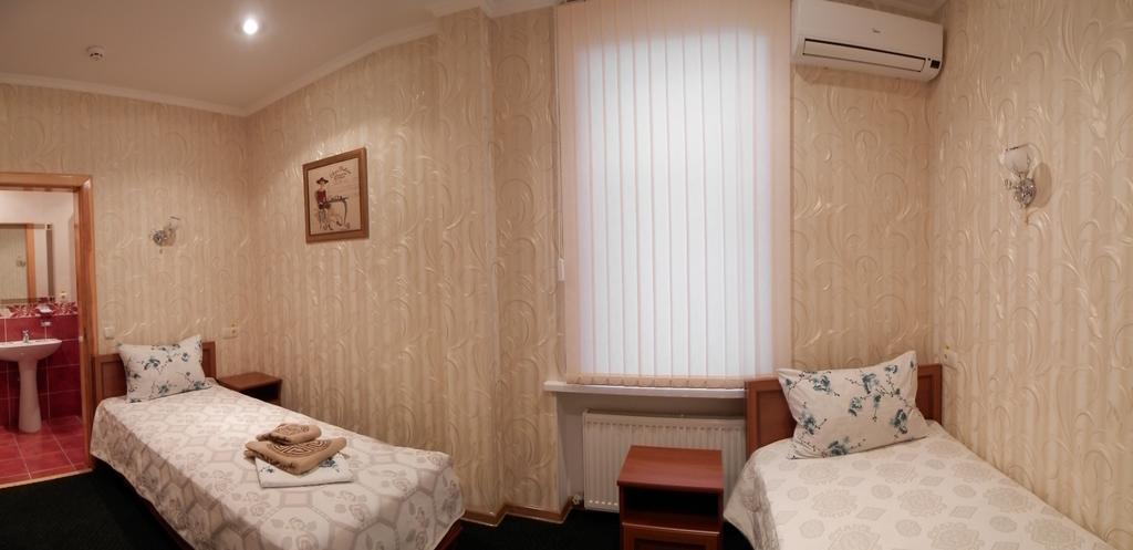 Atrium Hotel Melitopolʼ 部屋 写真